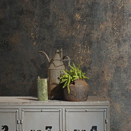 Fekete-bronz színű beton mintázatú vlies-vinyl tapéta - City Glow kollekció 34270
